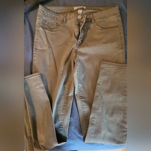 Juniors size 10 Refuge skinny jeans